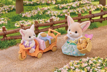 Load image into Gallery viewer, Sylvanian Families Sunny Picnic Set Fennec Fox Sister & Baby Ages 3+
