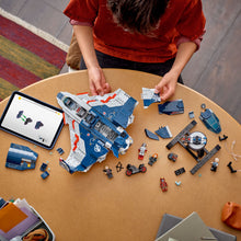 Load image into Gallery viewer, Lego Marvel 76325 Avengers: Age of Ultron Quinjet for Ages 12 and Up