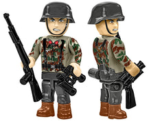 Load image into Gallery viewer, Flakpanzer IV Wirbelwind brick anti-aircraft gun model - COBI-2593 - 1195 bricks - Executive Edition - ModelBricks