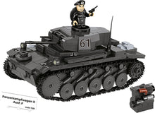 Load image into Gallery viewer, Panzerkampfwagen II Ausf. F brick tank model - COBI 2597 - 812 bricks