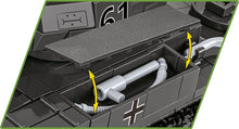 Load image into Gallery viewer, Panzerkampfwagen II Ausf. F brick tank model - COBI 2597 - 812 bricks