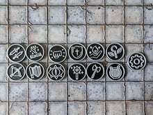 Load image into Gallery viewer, D&D Tokens Starter Set - ModelBricks