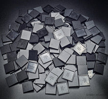 Load image into Gallery viewer, 30mm Square Plain Plastic Bases - ModelBricks
