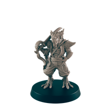 Load image into Gallery viewer, Dragonkin Male Sailor - ModelBricks
