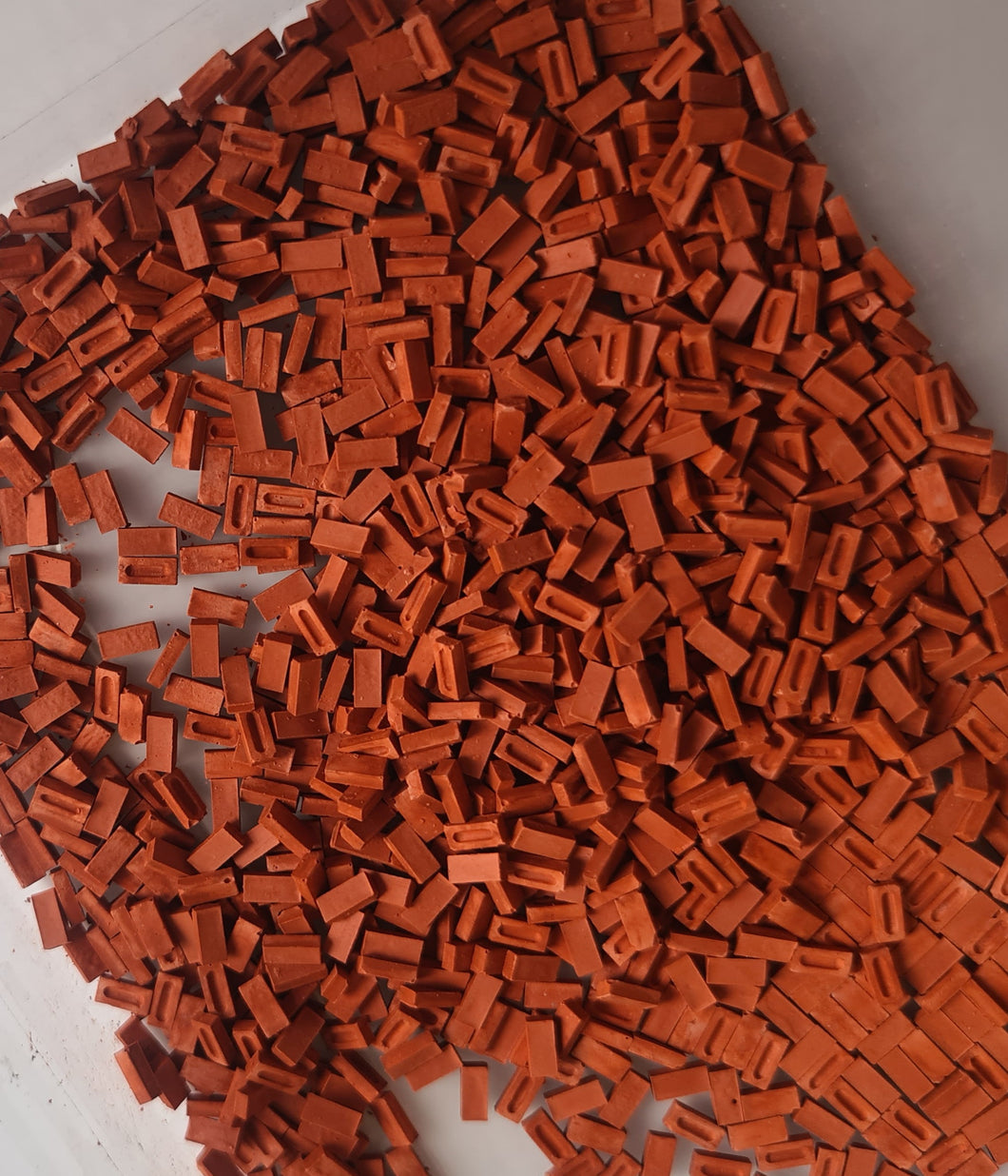 1:48th Scale 1400 Brick Red Bricks - ModelBricks